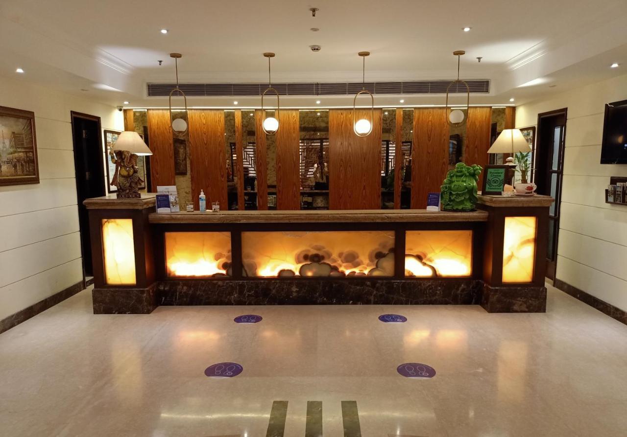 Ramada By Wyndham Jalandhar City Center Екстер'єр фото
