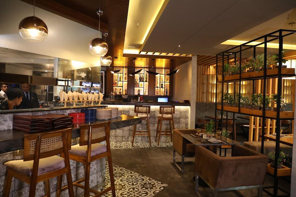 Ramada By Wyndham Jalandhar City Center Екстер'єр фото