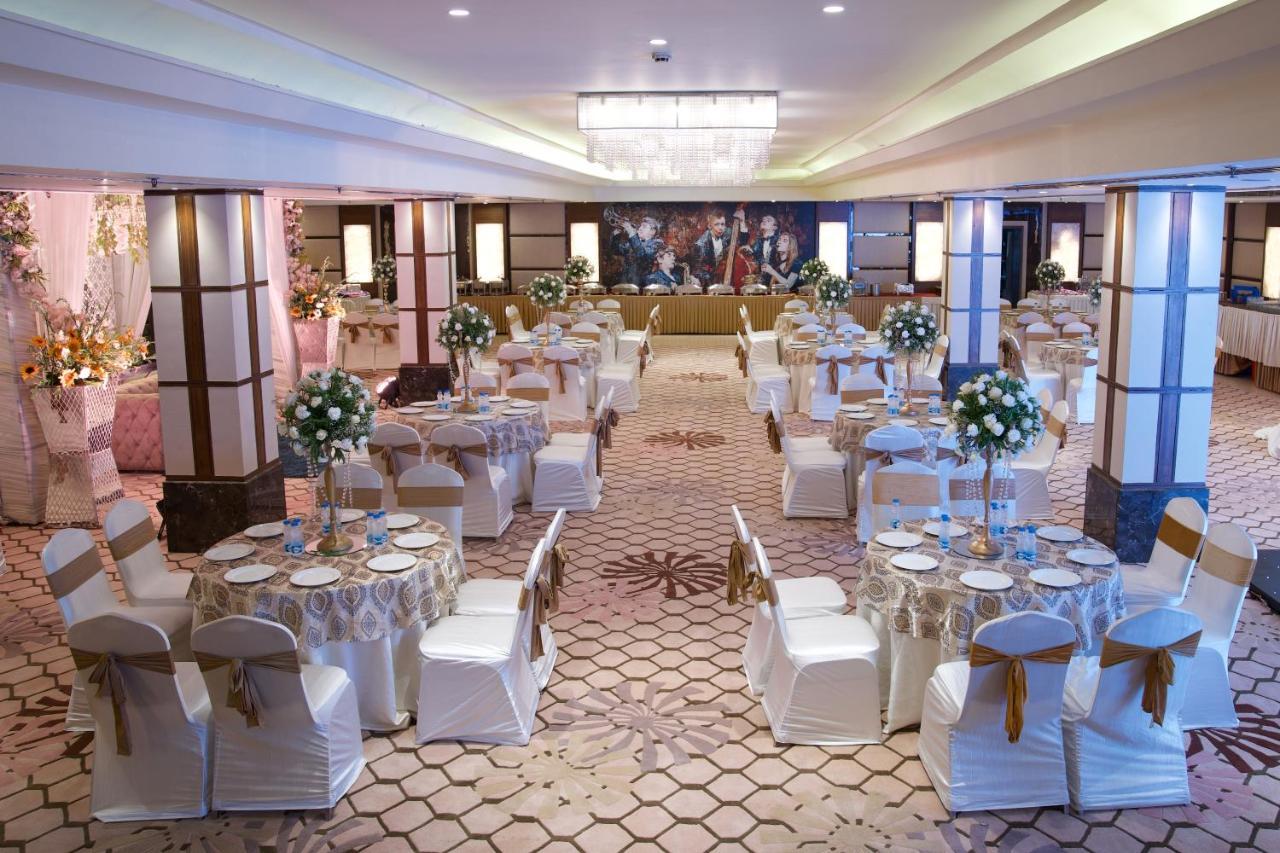 Ramada By Wyndham Jalandhar City Center Екстер'єр фото