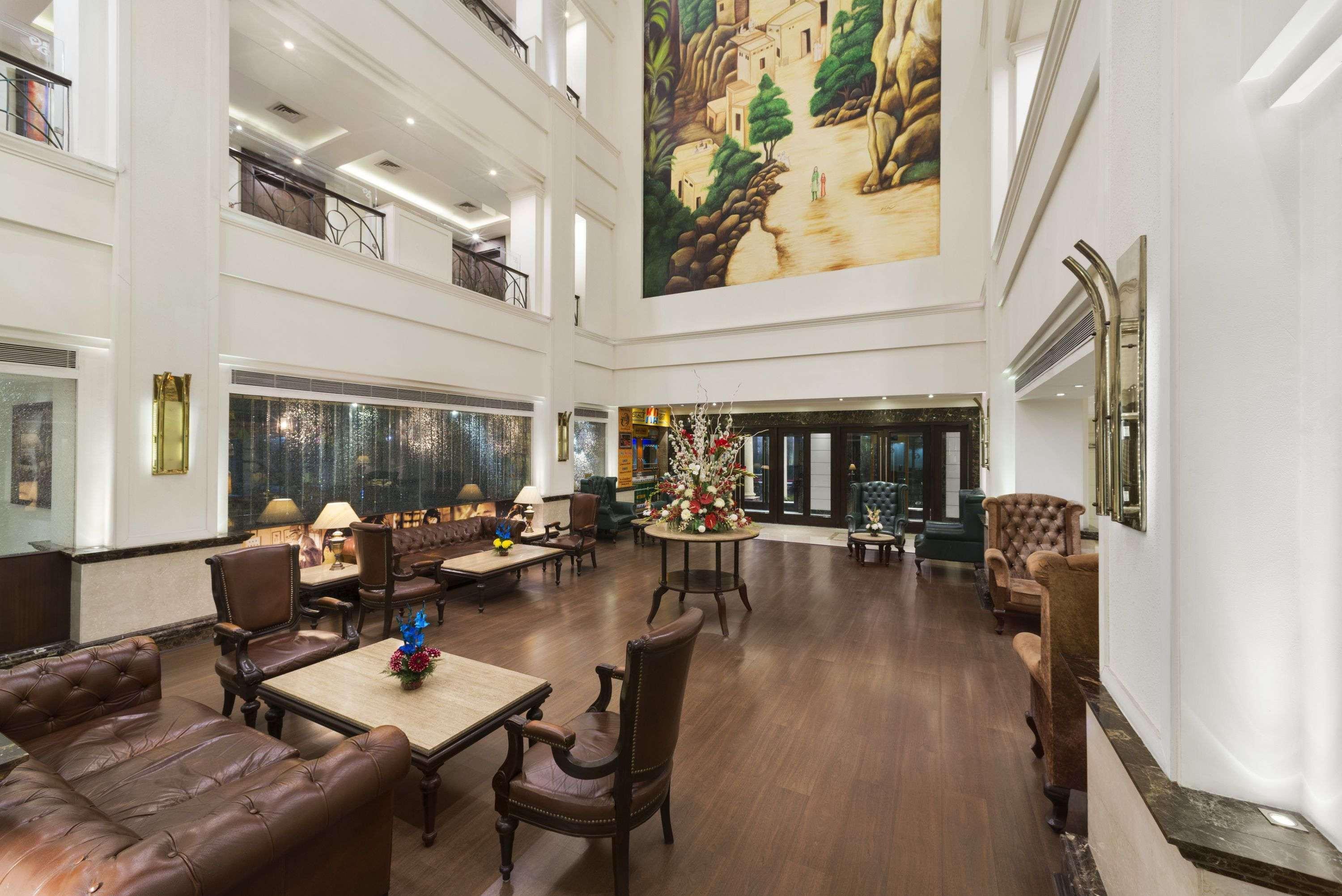 Ramada By Wyndham Jalandhar City Center Екстер'єр фото