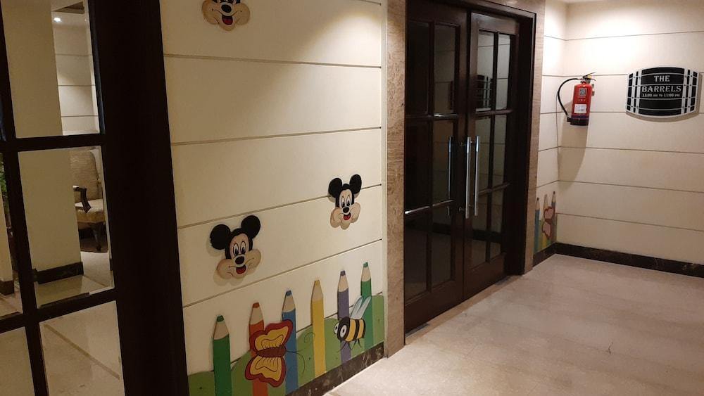 Ramada By Wyndham Jalandhar City Center Екстер'єр фото